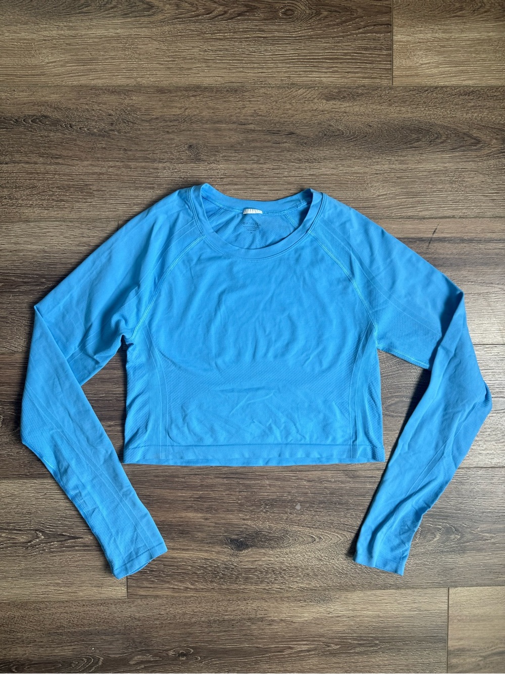 Athleta Momentum Flex Long Sleeve Crop Top, Cornflower Blue